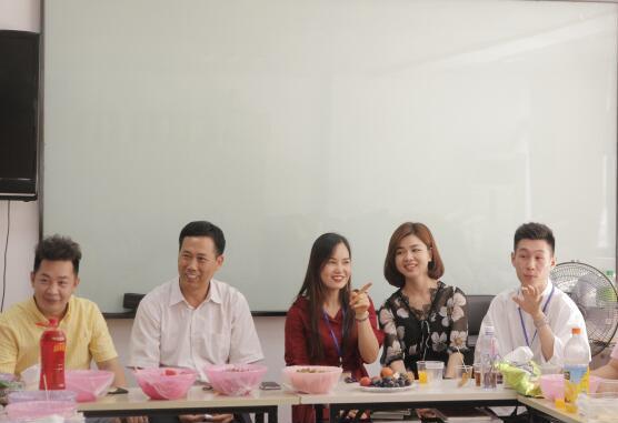 南寧美容學(xué)校：美容分享會，感謝總在別離時