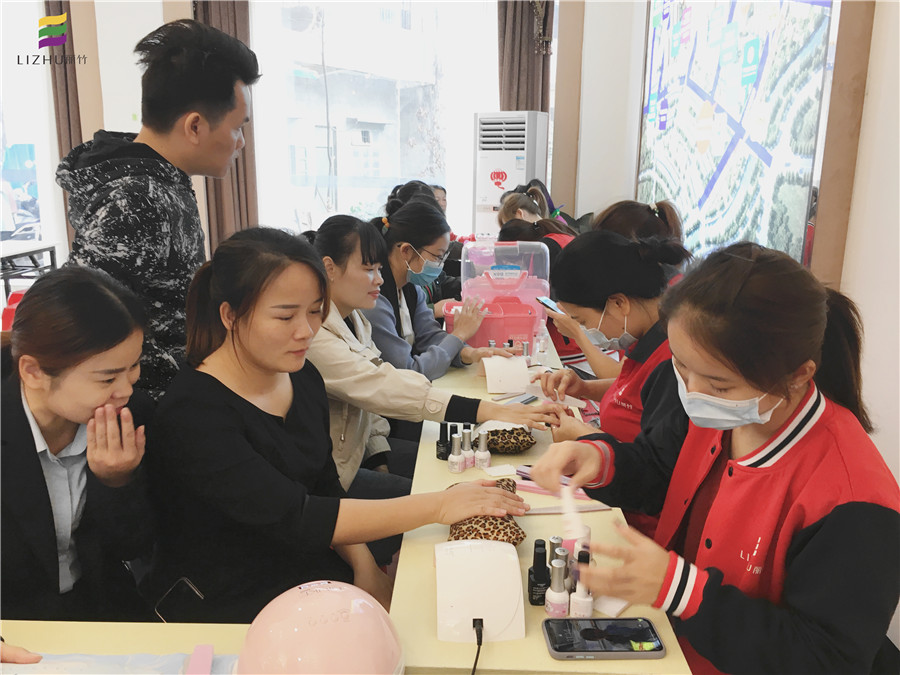 來吧！展示！麗竹美甲班的學(xué)員們