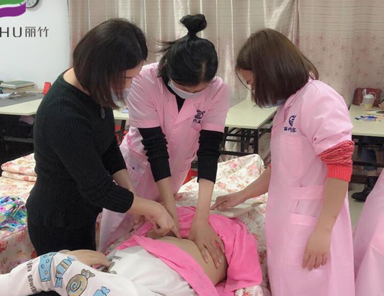 南寧美容培訓(xùn)哪家?guī)熧Y強(qiáng)？快來(lái)看看學(xué)員上課花絮吧
