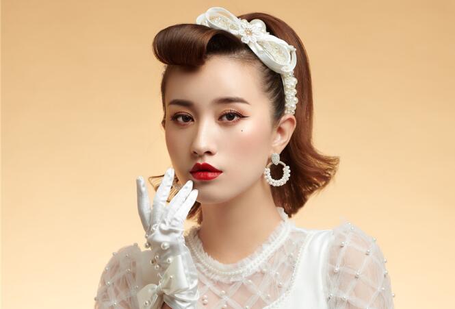 復古迪斯科妝容造型，廣西化妝學校這款造型愛了嗎？