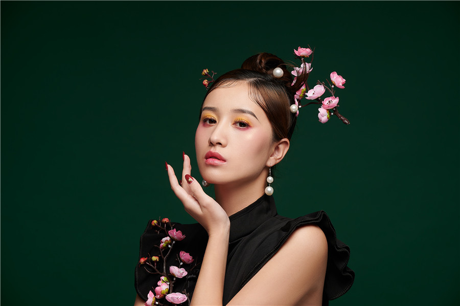 國(guó)風(fēng)旗袍造型