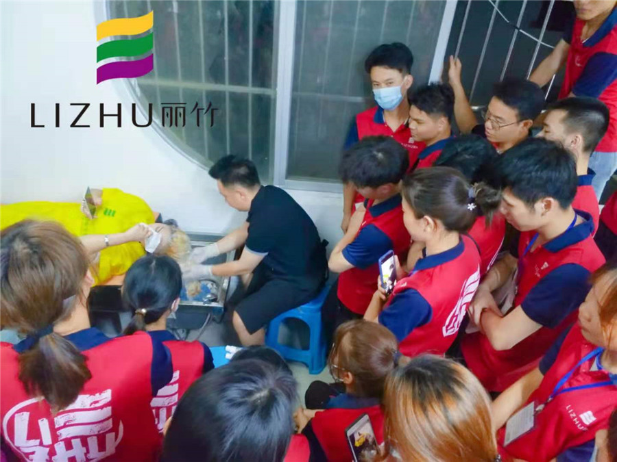 美發(fā)必學的染發(fā)技巧，廣西美發(fā)學校親囊相授