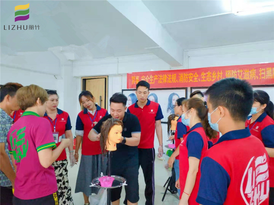 南寧專業(yè)的美發(fā)學(xué)校有哪些？來麗竹學(xué)校看看