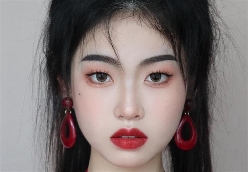 國風(fēng)少女眼妝怎么畫？快來南寧專業(yè)化妝學(xué)?？纯?>
								
								<span id=