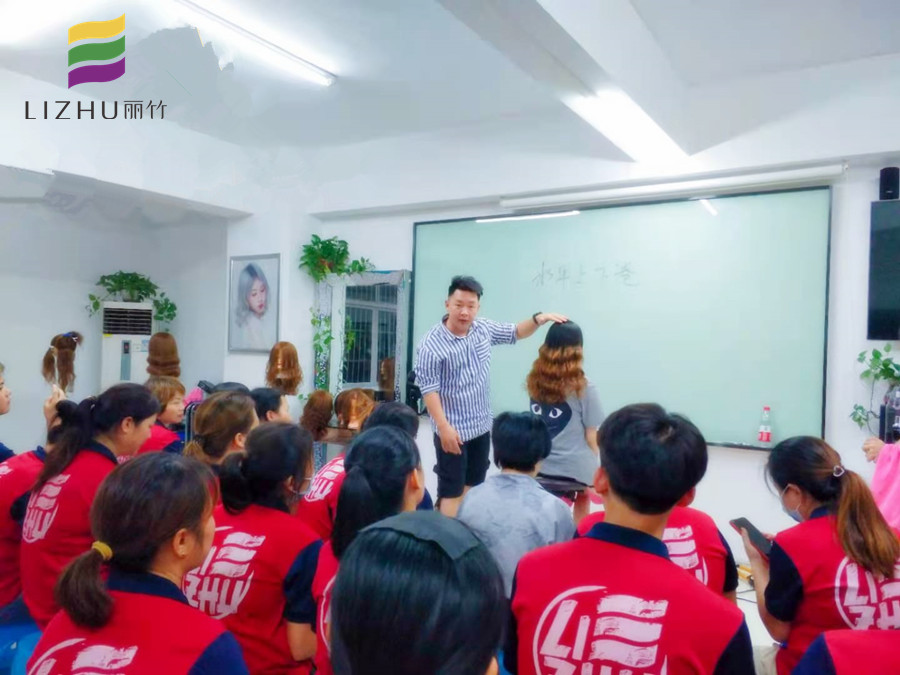 南寧美發(fā)去哪里進(jìn)修？麗竹美發(fā)學(xué)校歡迎你