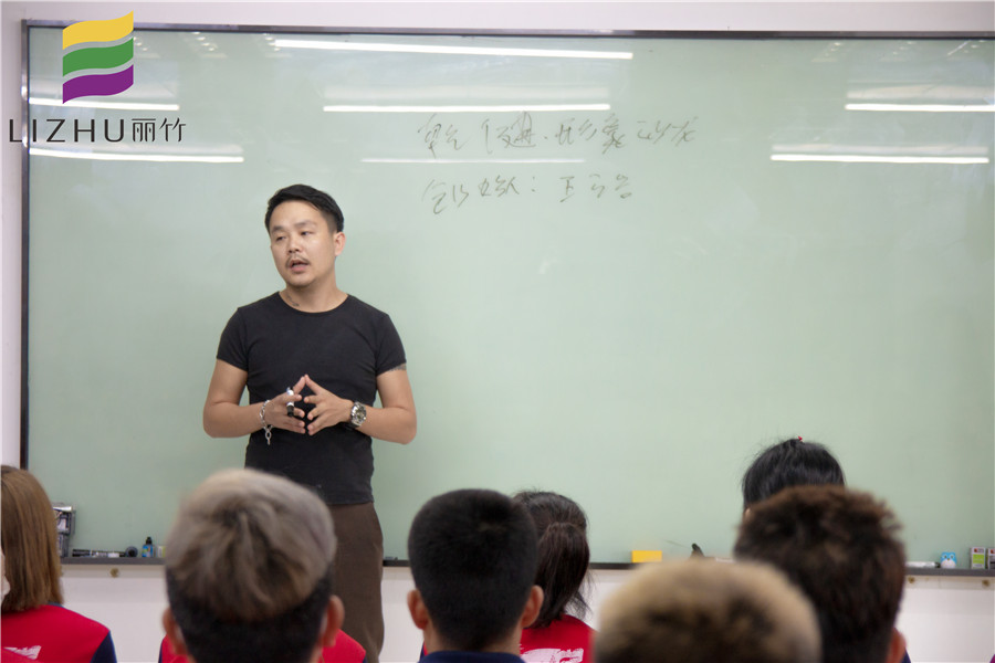 麗竹美發(fā)就業(yè)宣講，告訴你南寧美發(fā)學(xué)校哪家就業(yè)率高