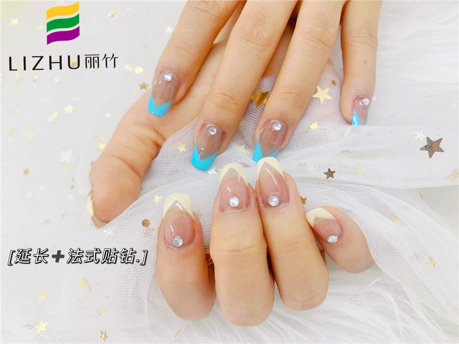 學(xué)延長甲教程，感受廣西學(xué)美甲哪家專業(yè)？