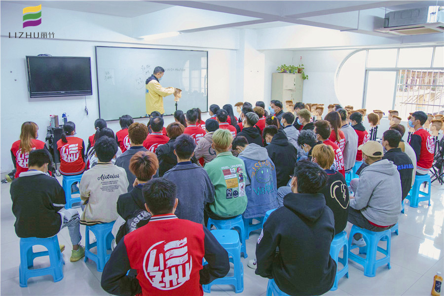 修剪平頭的技巧，廣西教理發(fā)學(xué)校課程內(nèi)容