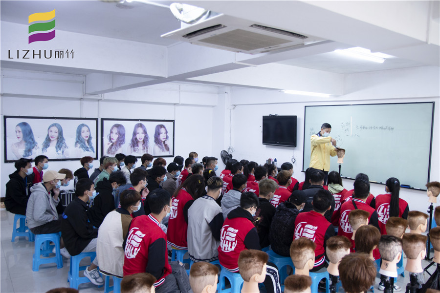 平頭修剪方法，廣西男發(fā)剪裁培訓內(nèi)容