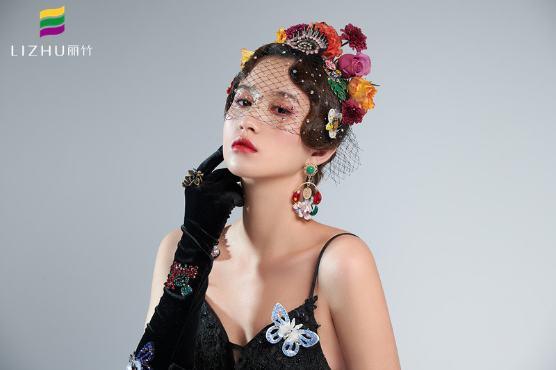 輕奢復(fù)古女王造型（下）| 廣西專業(yè)彩妝學校作品