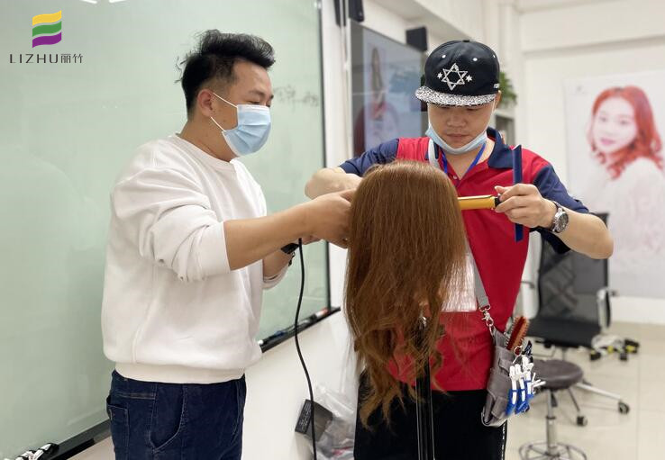 美發(fā)電棒基礎手法，南寧美發(fā)電棒造型培訓班