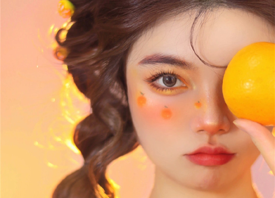 夏日元氣橘彩繪創(chuàng)意妝容，廣西化妝學校排行榜前三名分享