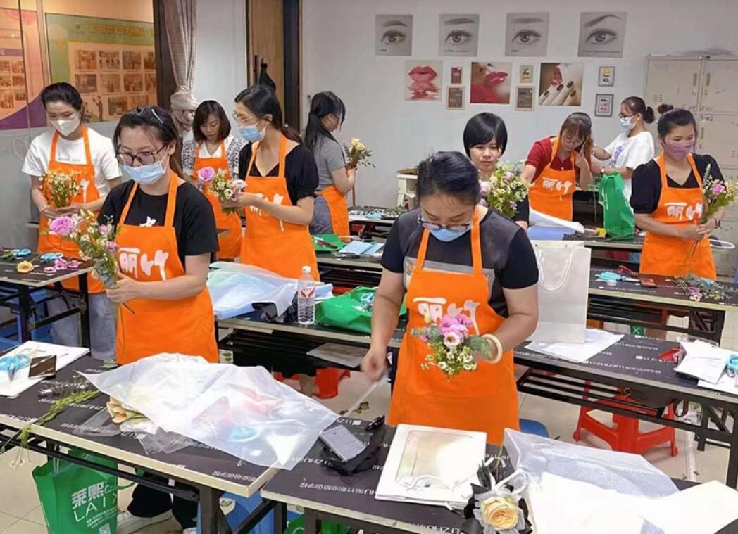 南寧花藝學(xué)校開班，浪漫席卷而來(lái)