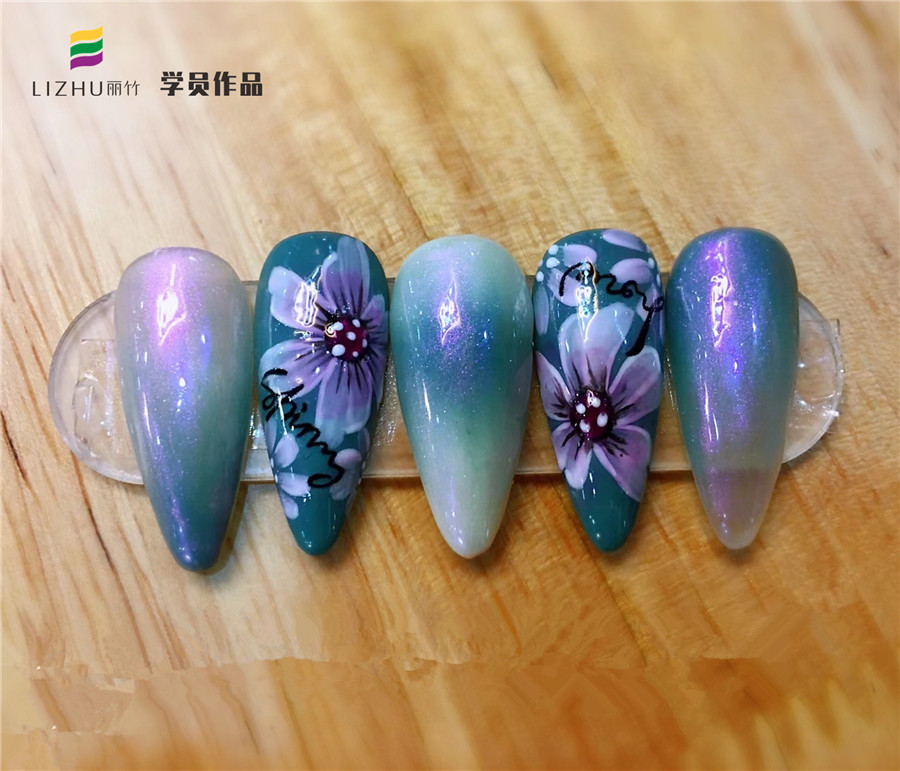 日式花卉美甲圖片，廣西南寧美甲培訓(xùn)學(xué)員作品