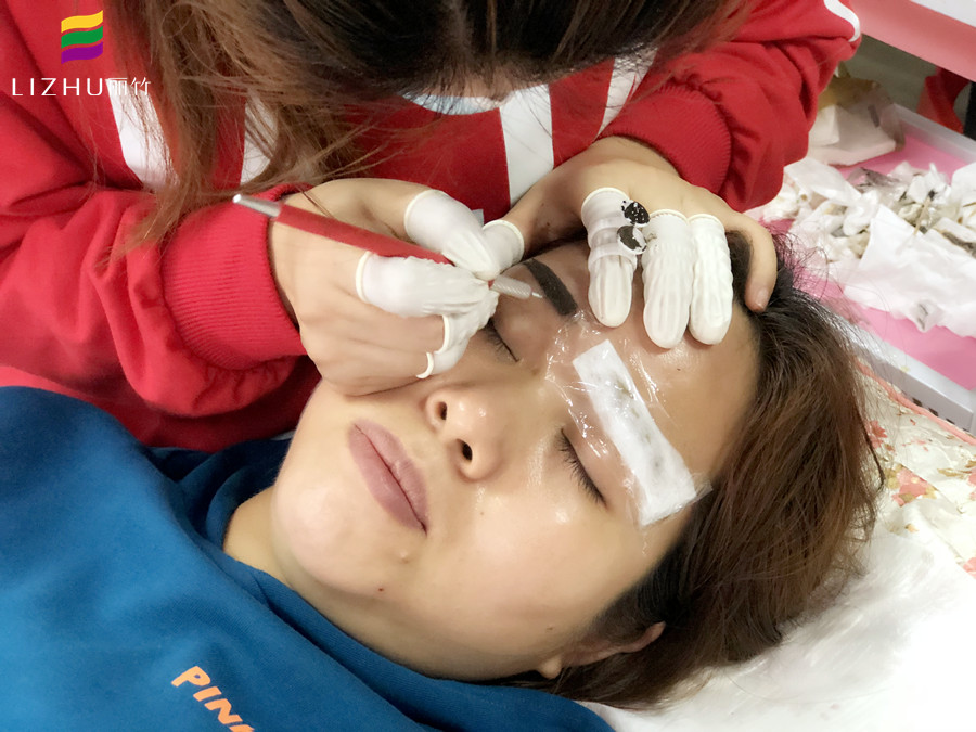 紋眉快速消腫的方法，南寧紋繡眉眼唇培訓(xùn)分享