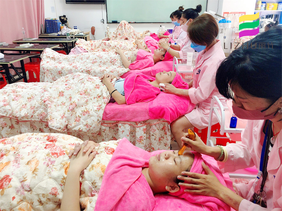 南寧學(xué)美容美體：你為什要進(jìn)行額頭撥筋？
