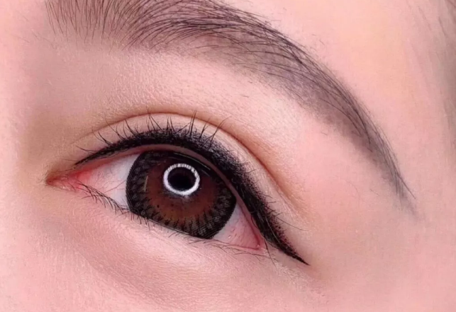 美瞳線暈色處理方法，南寧市紋繡學(xué)校幫找解決方案