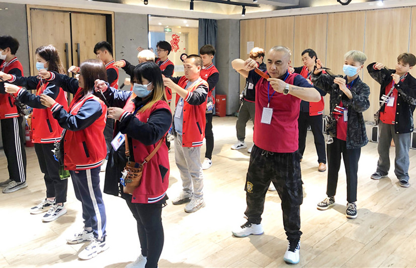 美發(fā)剪刀操作注意事項(xiàng)，南寧美發(fā)師培訓(xùn)基礎(chǔ)課程