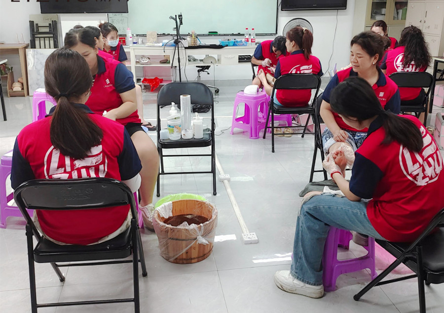 足部護理如何操作？南寧美甲學(xué)校排名課程
