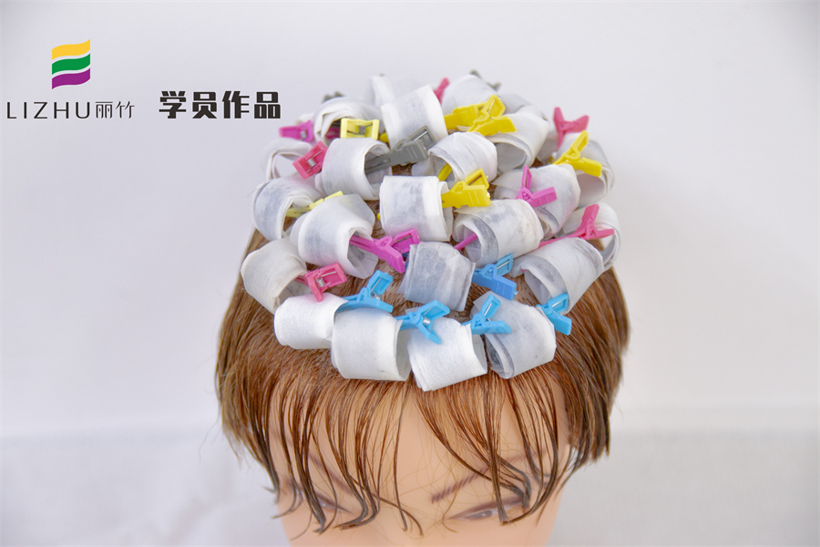 廣西燙發(fā)造型學(xué)校作品：錫紙燙、定位燙，包租婆卷筒造型