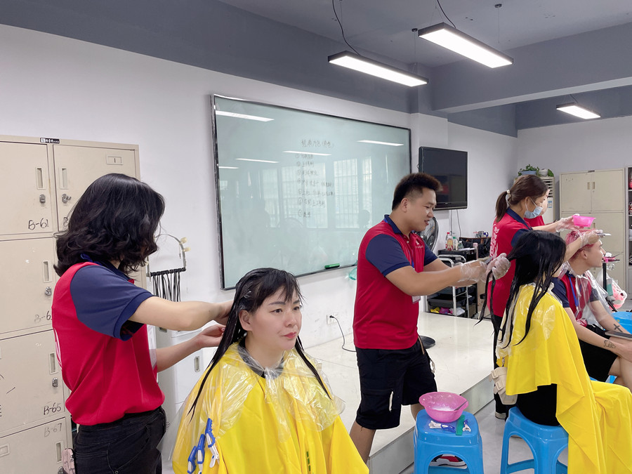 夏日染頭發(fā)后如何護理？廣西染發(fā)護發(fā)培訓班分享技巧