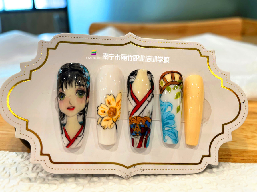 古風人物彩繪美甲，廣西美甲培訓作品