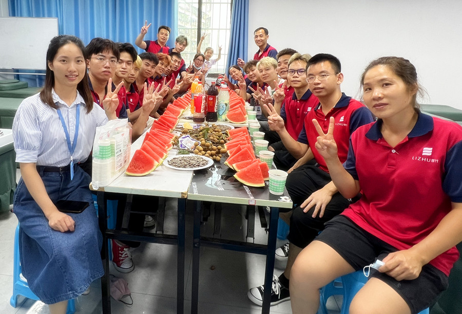 南寧美發(fā)學校畢業(yè)座談會，感念師恩