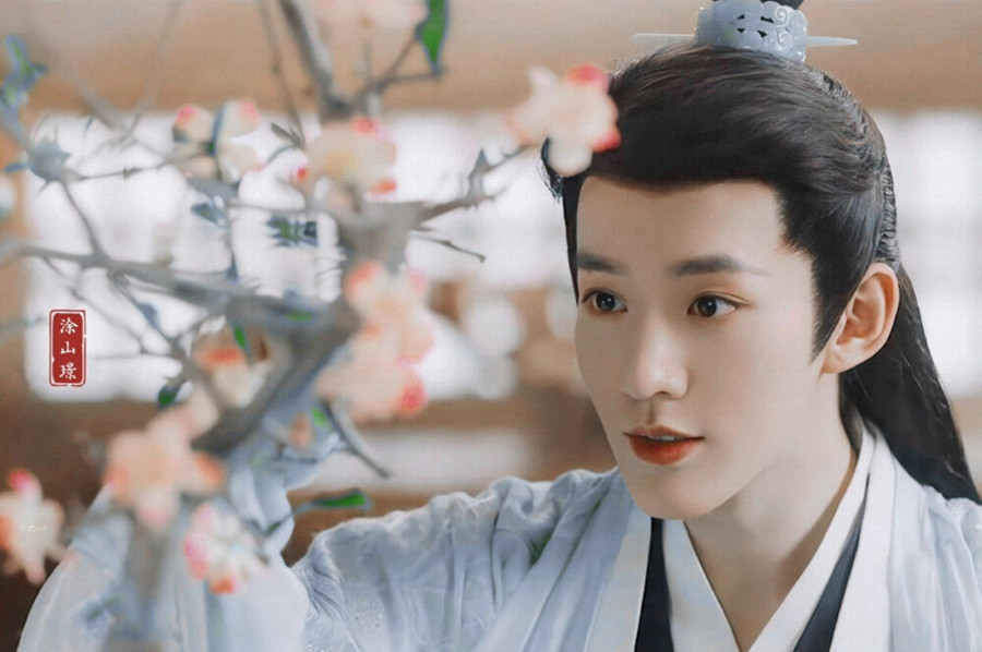 不貼假睫毛也好看的眼妝，廣西學(xué)化妝影視