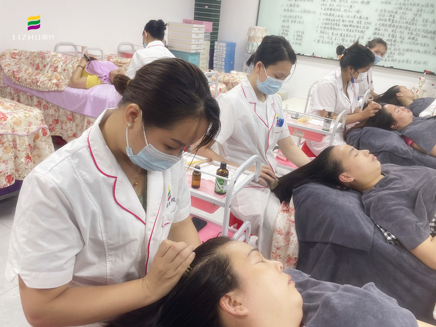 適合梳頭的時(shí)間？南寧頭療養(yǎng)生學(xué)習(xí)