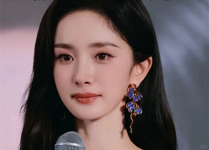 楊冪溫柔仙氣眼部妝容，南寧明星化妝學(xué)校分享