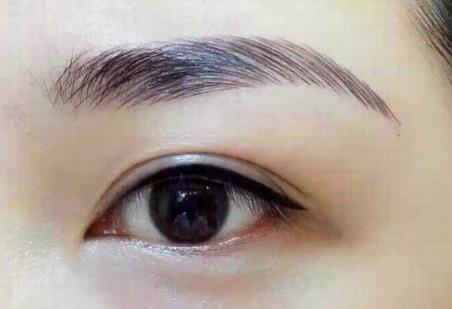 為什么眉毛和美瞳線要一起紋？南寧紋繡造型學校解析