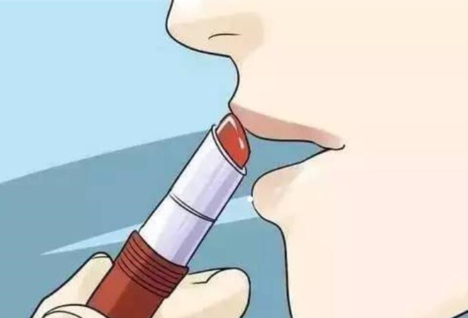 嘴唇干裂起皮的原因，南寧美容護(hù)膚養(yǎng)顏教程