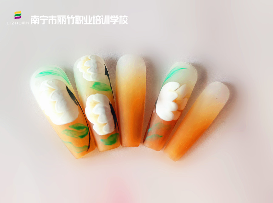 春日彩繪美甲，南寧美甲短期培訓(xùn)作品