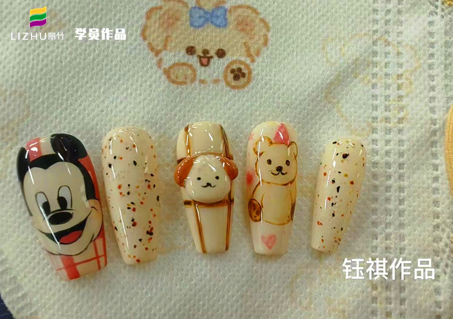 卡通立體浮雕&手工蝴蝶結(jié)美甲，南寧美甲造型進(jìn)修作品