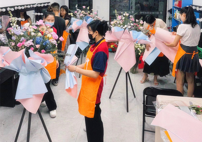 常見(jiàn)的開(kāi)業(yè)花籃類型，南寧花藝培訓(xùn)哪里的好？