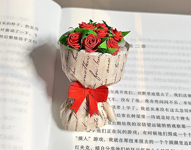 玫瑰花束折紙教程，廣西花藝培訓(xùn)學(xué)校推薦