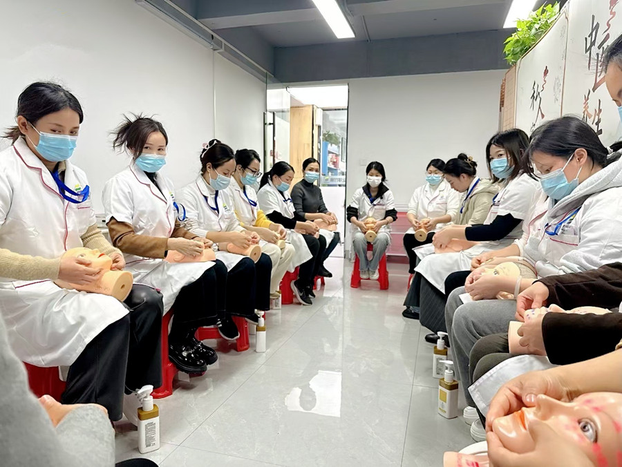 學(xué)美容不能心存僥幸，南寧美容校園生活實況