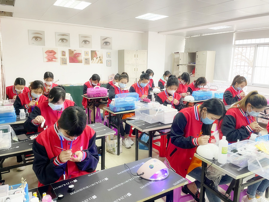 2025女生學(xué)什么專業(yè)就業(yè)前景好蕞容易就業(yè)？
