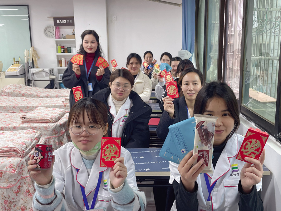 美容班的開學(xué)儀式感，南寧美容培訓(xùn)校園活動