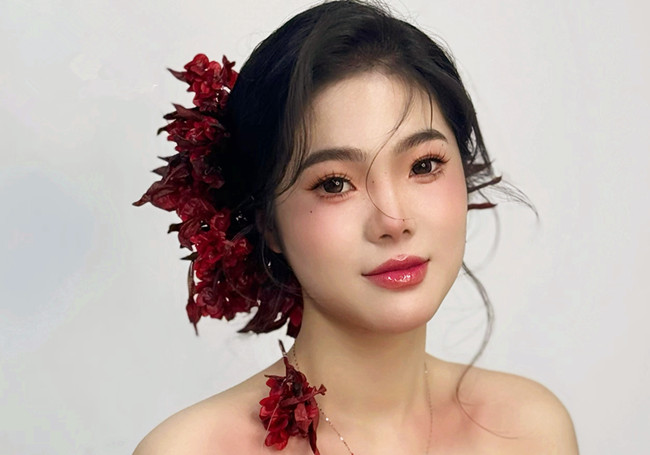 氛圍感干花造型，南寧化妝學(xué)高彩