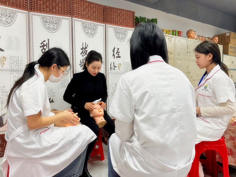 美容新手要掌握哪些知識(shí)？南寧美容面部護(hù)膚培訓(xùn)