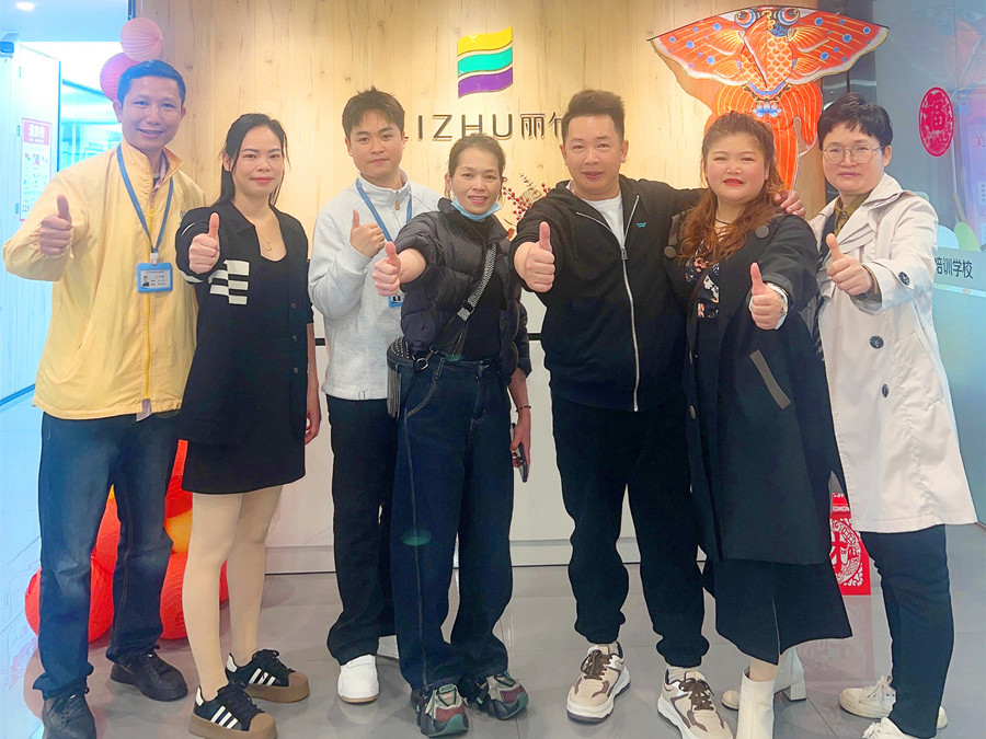 從左到右：李煥玲，盧素豐，方冬瑩，梁麗麗.jpg
