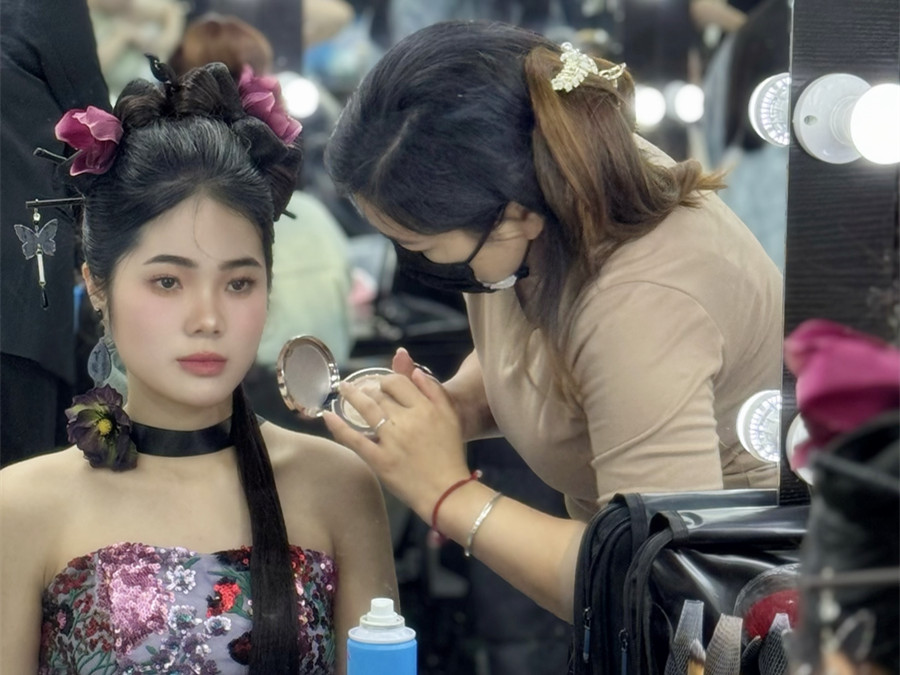 新中式妝容造型，從零學(xué)彩妝造型