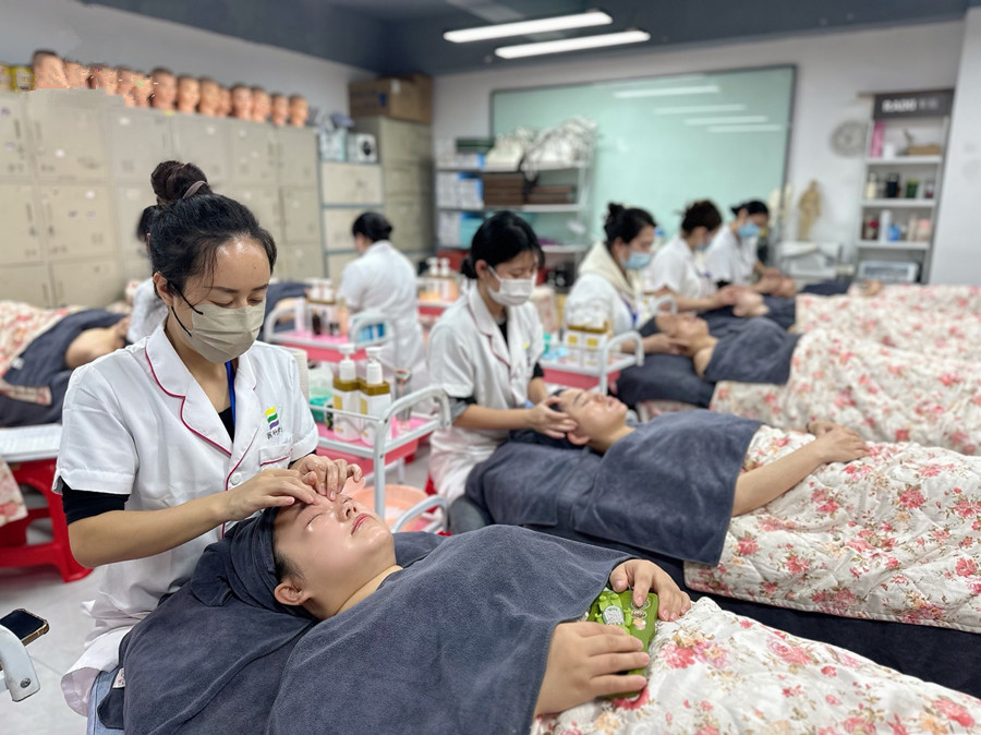 零基礎(chǔ)學美容護膚面部手法檢測