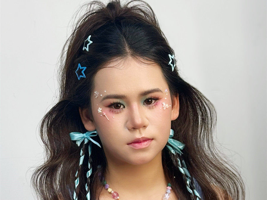 多巴胺應(yīng)援妝，廣西彩妝藝術(shù)造型學(xué)校講解