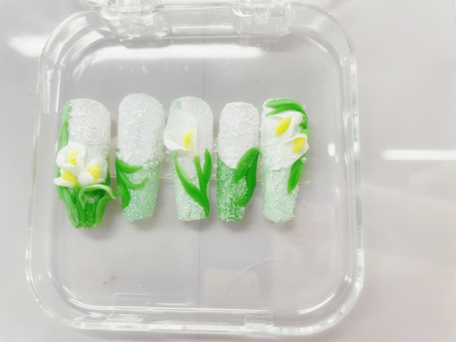 石膏微雕郁金香美甲，0基礎學美甲作品
