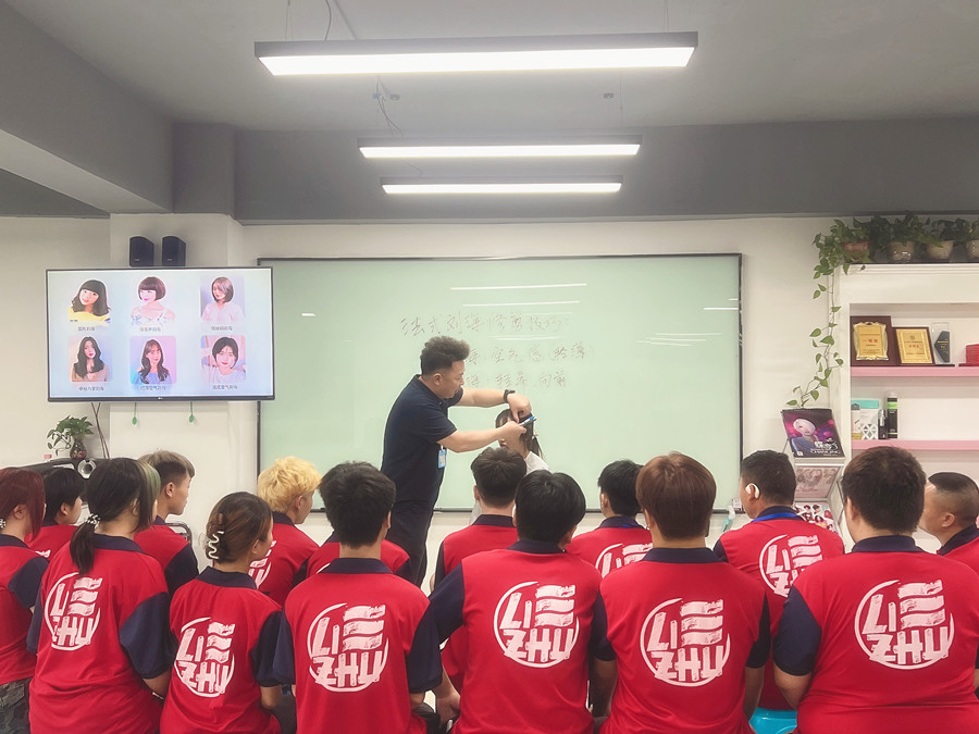 不同臉型適合的劉海類型，南寧剪發(fā)學習分享