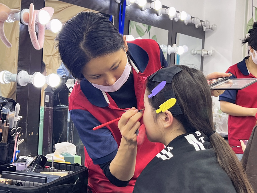 廣西彩妝實操，記錄同學們的每次努力