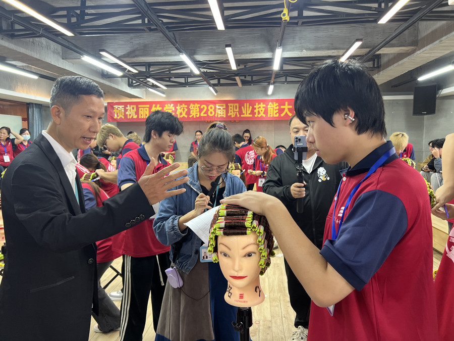 南寧美發(fā)學(xué)校技能大賽標(biāo)準(zhǔn)杠項(xiàng)目獲獎名單出爐